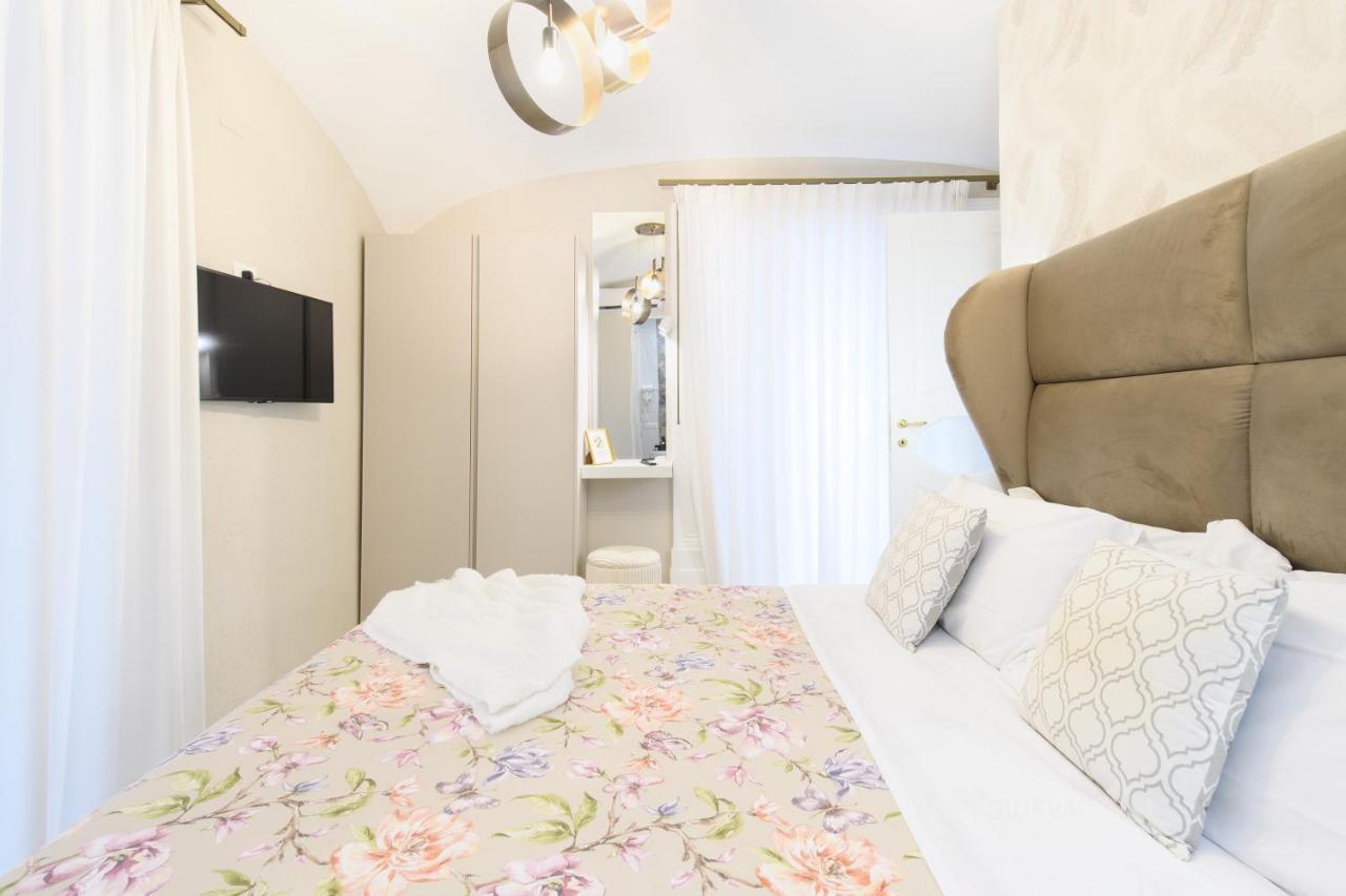 Grandapartments Via Toledo Napoli Екстериор снимка